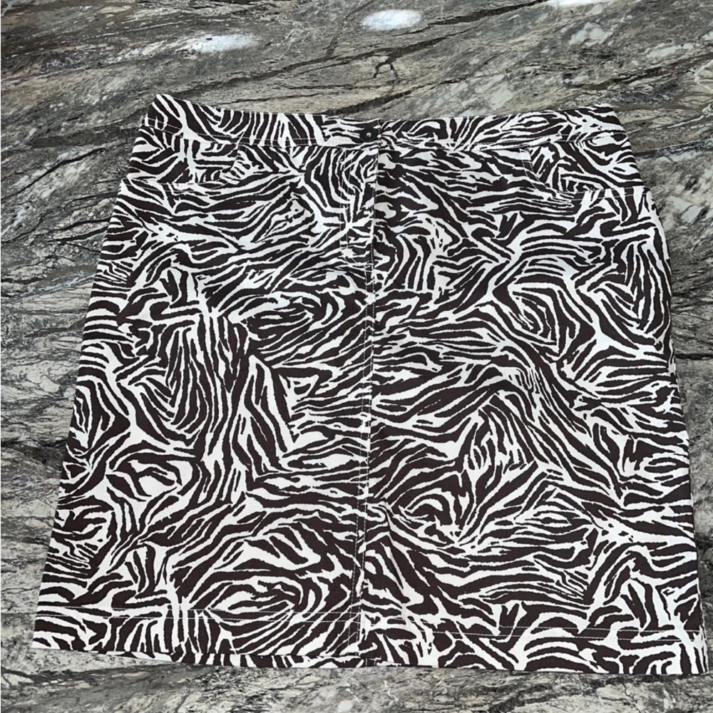 NWOT Chico’s Animal Print skirt size 2